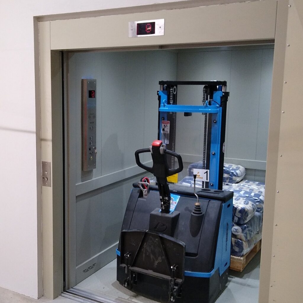 Elevador Industrial de Carga Bass Tech